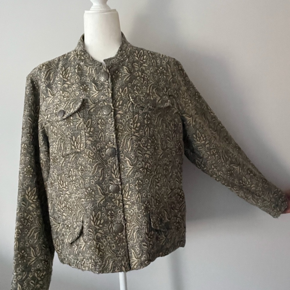 Chicos textured brocade gray and tan jacket with detailed buttons